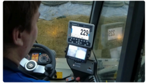 Bakkergården Mælk APS_mezcladora autopropulsada-evonir-sensor-nir análisis-indicadores de peso